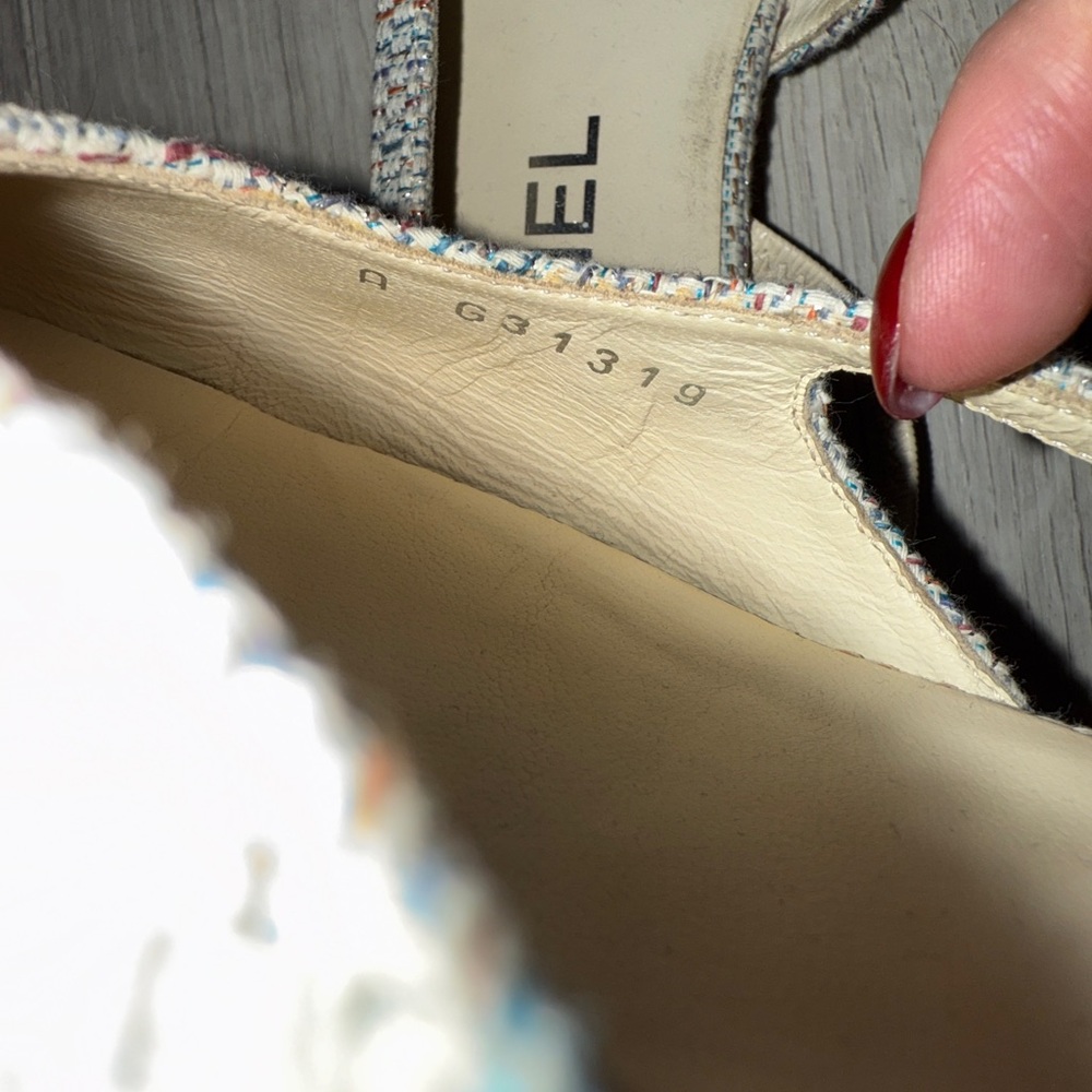 Chanel navy and tweed slingbacks - Picture 7 of 7